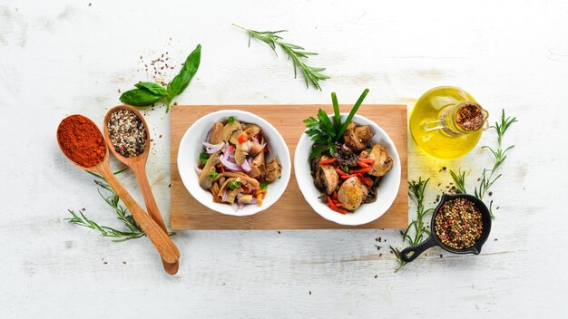 Talerz z domowym daniem